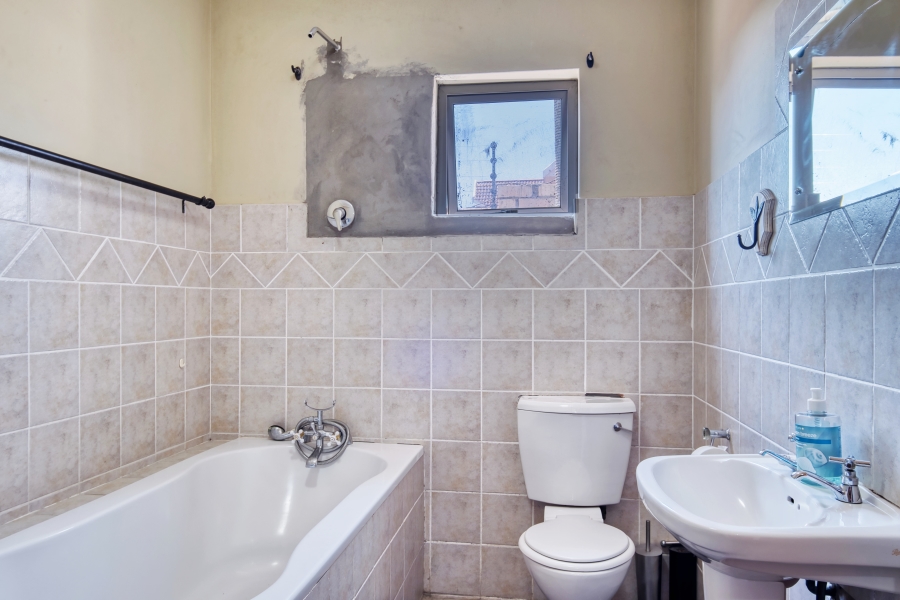 6 Bedroom Property for Sale in Summerstrand Eastern Cape